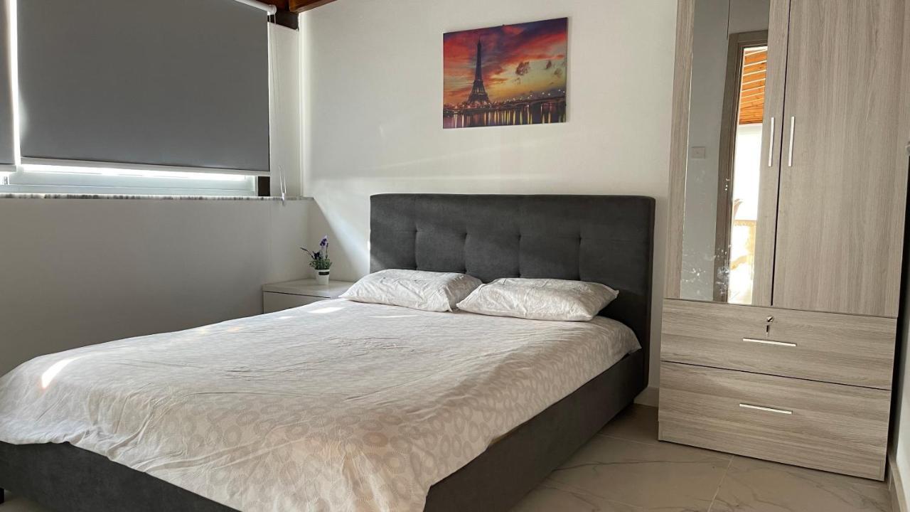 Beachfront Villa - Dasaki Larnaca Exterior photo
